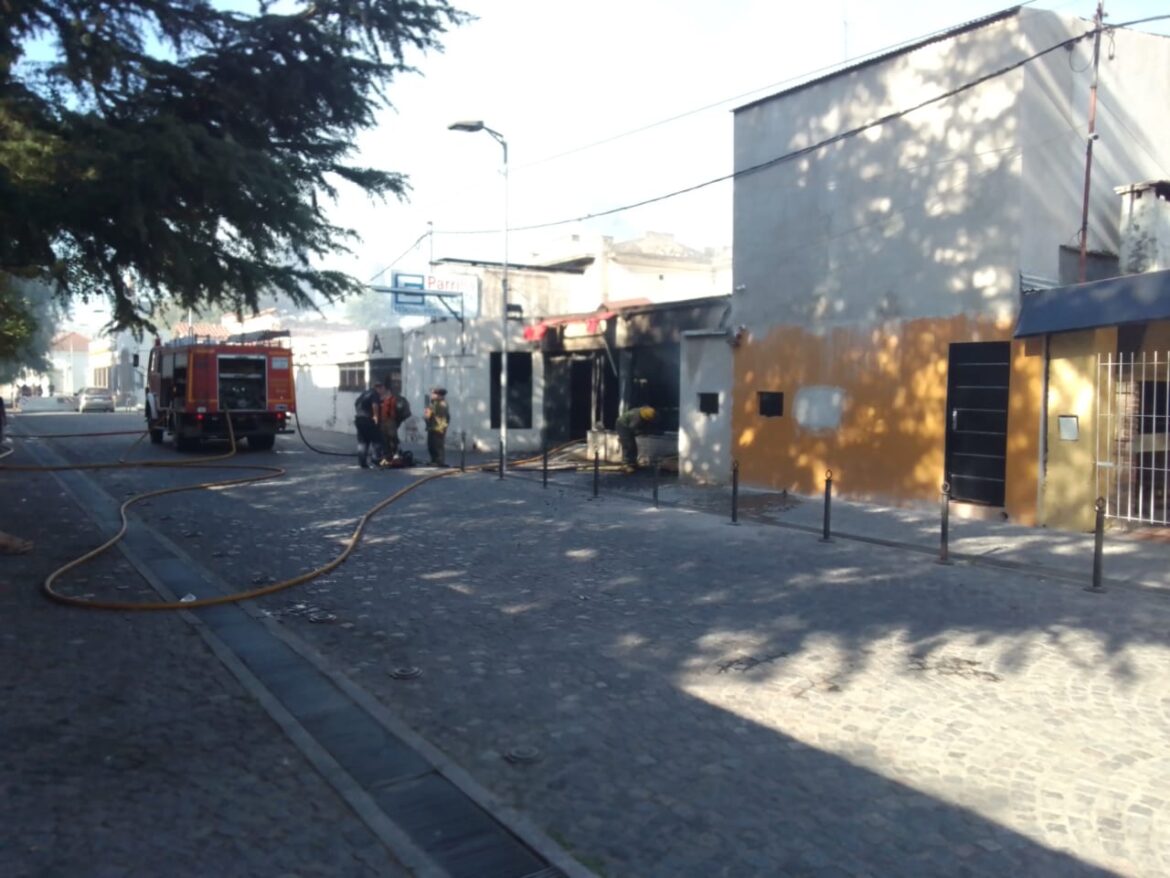 Así se prende fuego Santa Rita | VIDEO