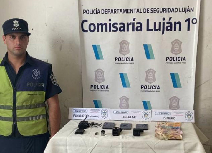 Los detuvieron tras robar en una camioneta estacionada en el Centro