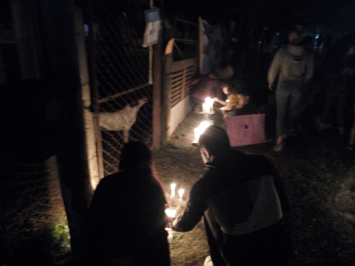Prendieron velas en la casa de Norma