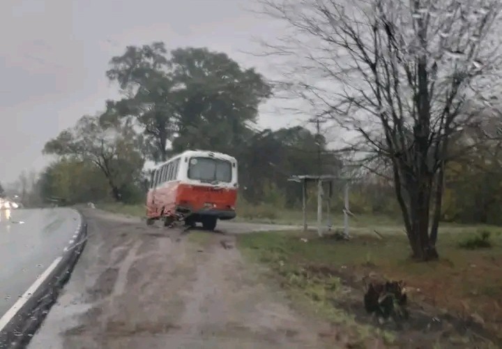 Lluvias bloquean el acceso a escuela N°3 de Sucre