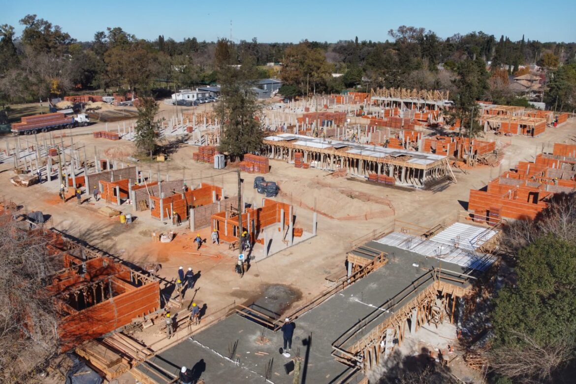 Avanza la construcción de 96 viviendas