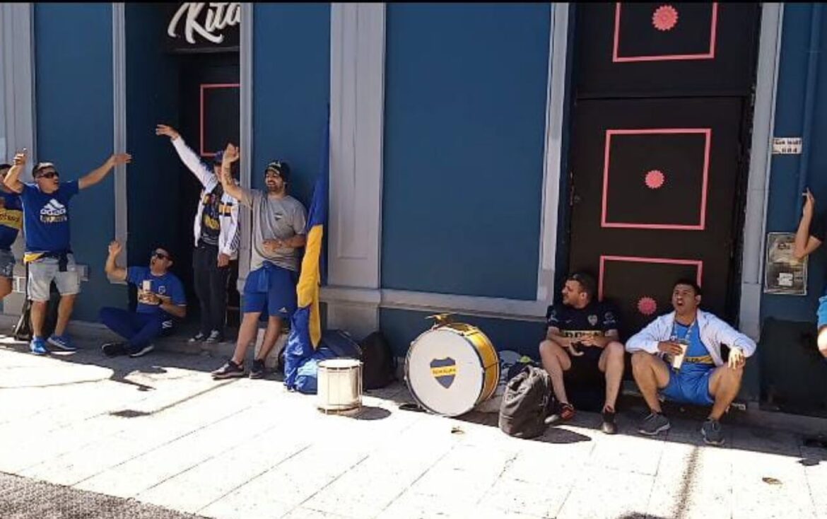 Hinchas de Boca hacen la previa en Luján
