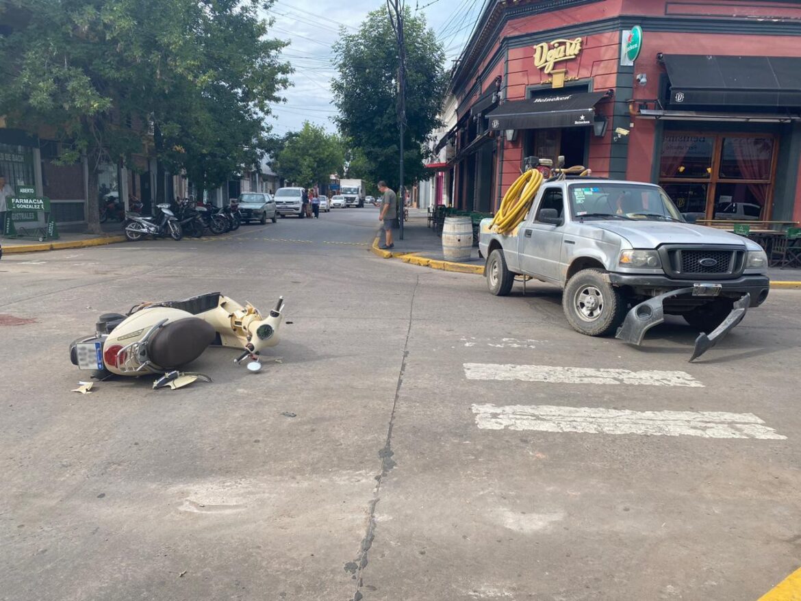 Brutal accidente en San Martín y Alsina