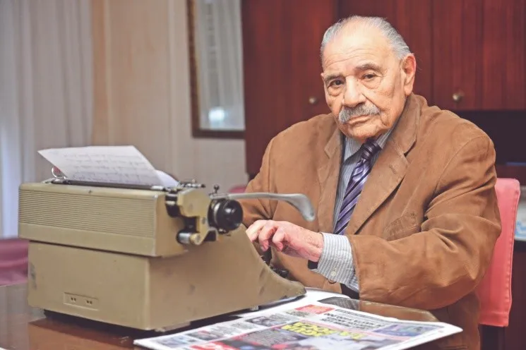 Homenaje al Decano de la Sala de Periodistas de Casa Rosada, Roberto Di Sandro